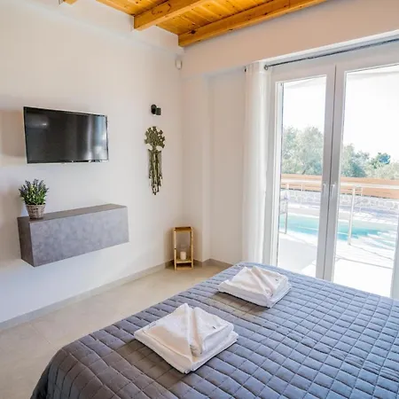 Elianthos Luxury Villa Tsoukaládhes
