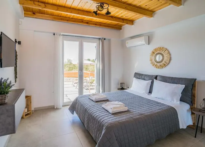 Elianthos Luxury Vila *