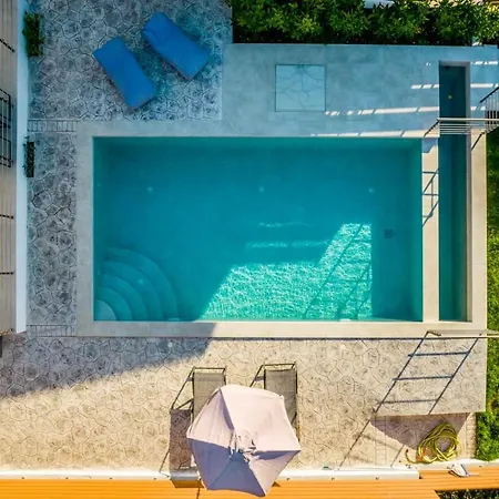 Elianthos Luxury