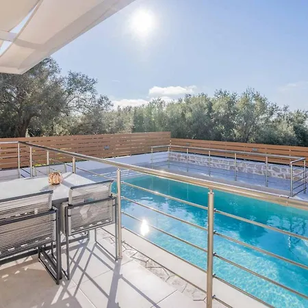 Elianthos Luxury
